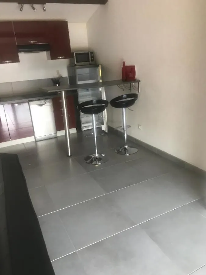 Hébergement de vacances Villa Studio 30 M² à Lançon-Provence France