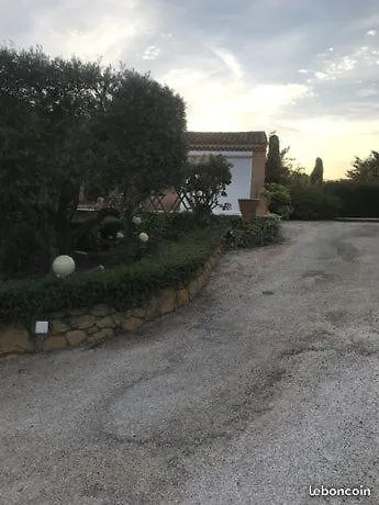 Villa Studio 30 M² à Lançon-Provence